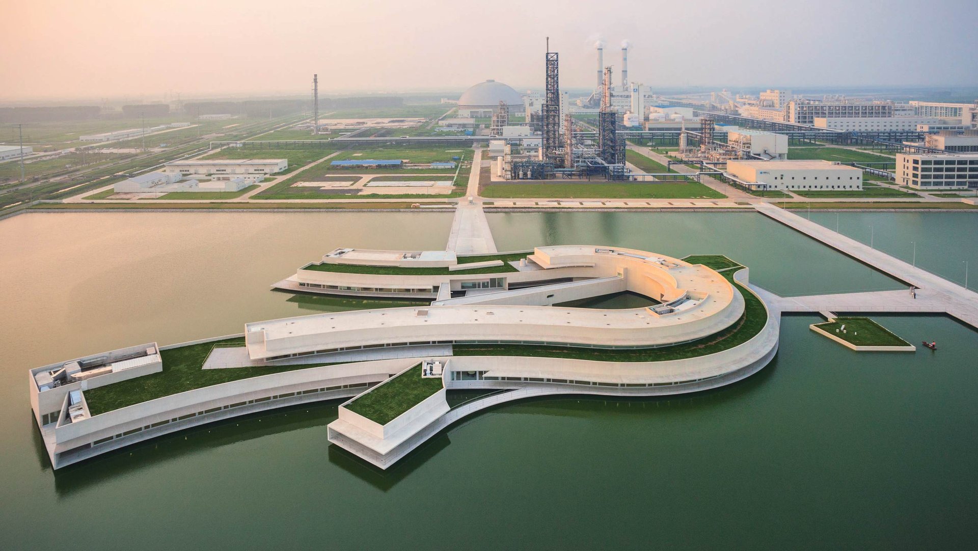 Building on the Water, Shihlien Chemical headquarters on its 100,000 m² water reservoir, Huai'an