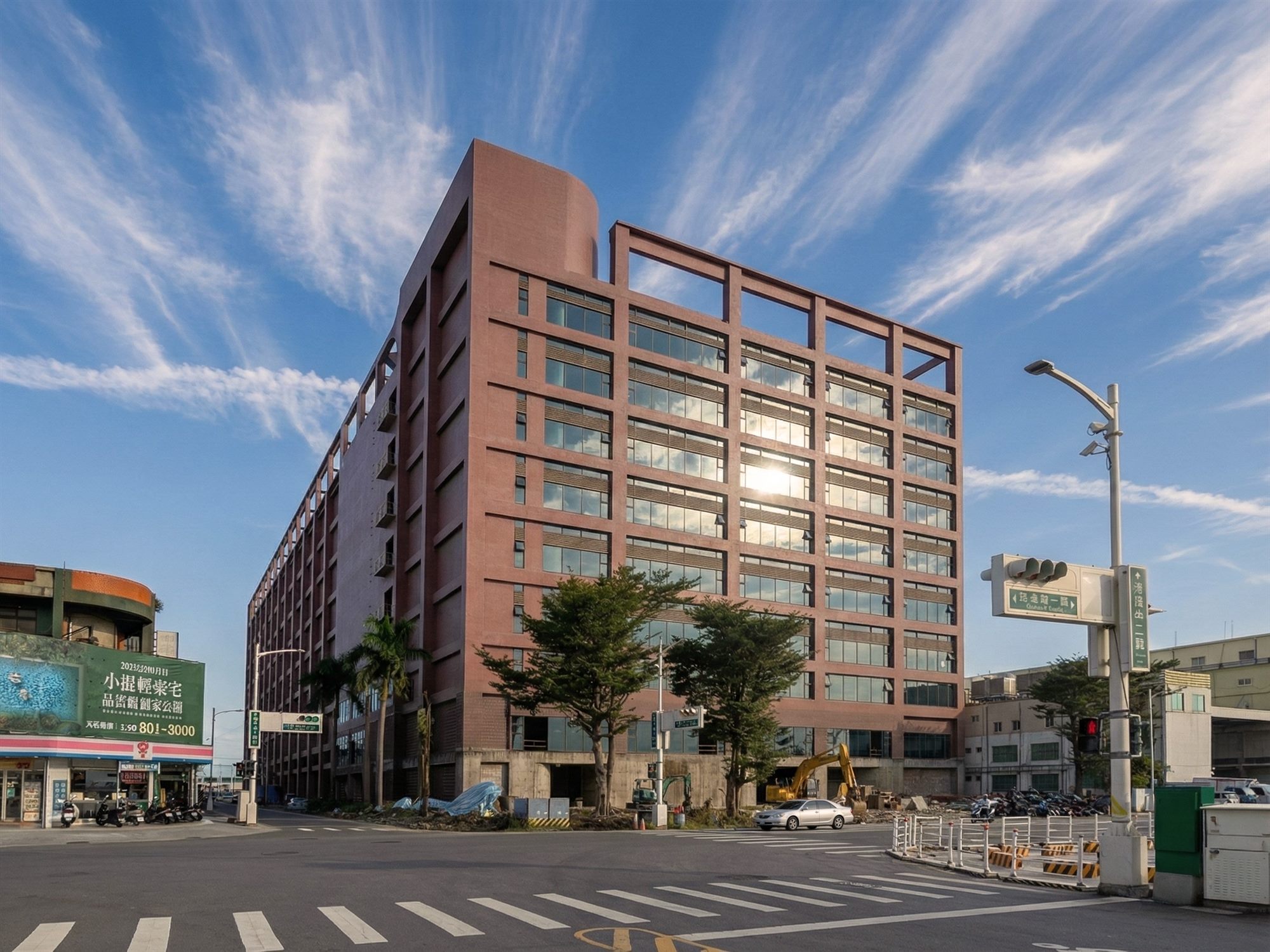 HPW cold storage and seafood market building seen from the street, Kaohsiung